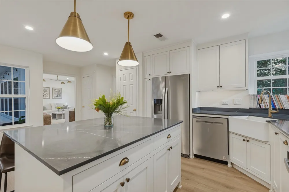 6042 Mercedes Avenue Dallas, TX 75206