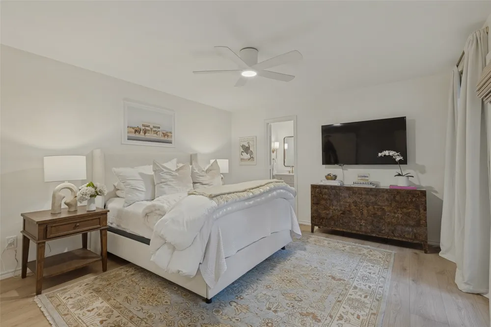 6042 Mercedes Avenue Dallas, TX 75206