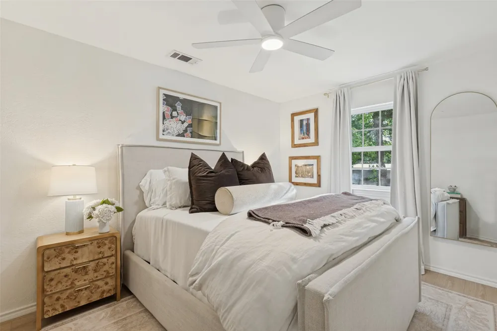 6042 Mercedes Avenue Dallas, TX 75206