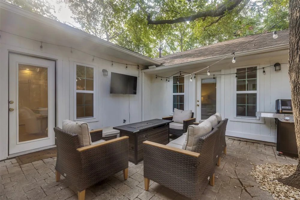 6042 Mercedes Avenue Dallas, TX 75206