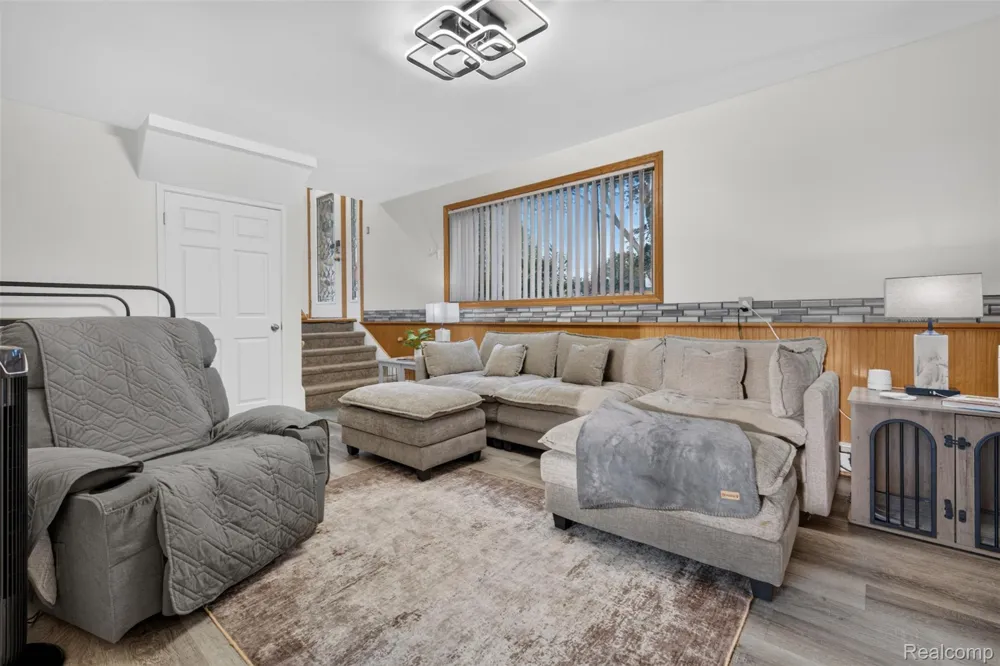 1155 Dolane Boulevard White Lake Charter Township, MI 48383