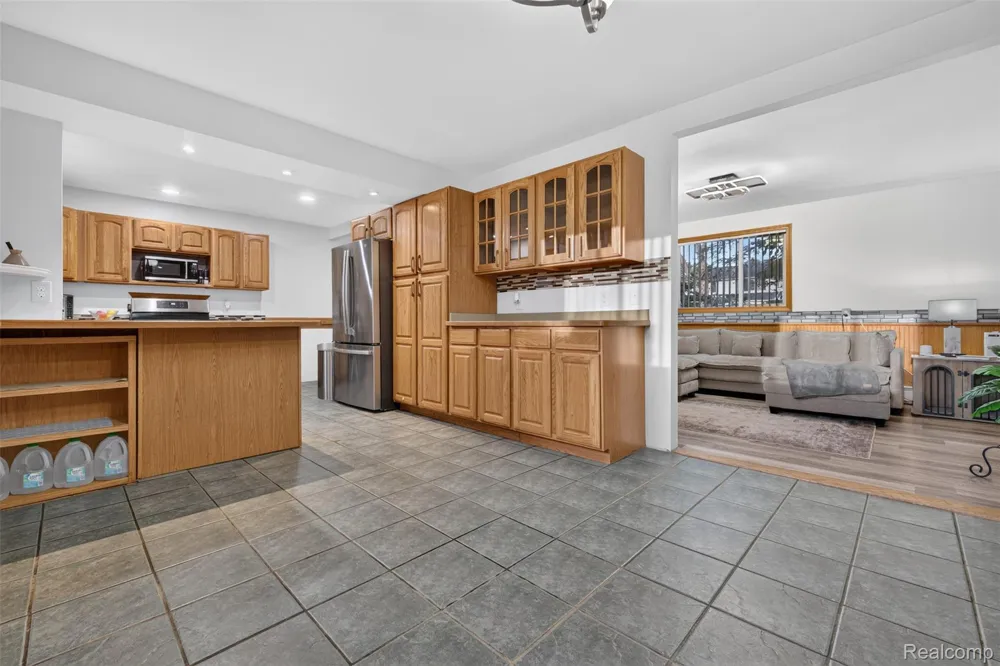 1155 Dolane Boulevard White Lake Charter Township, MI 48383