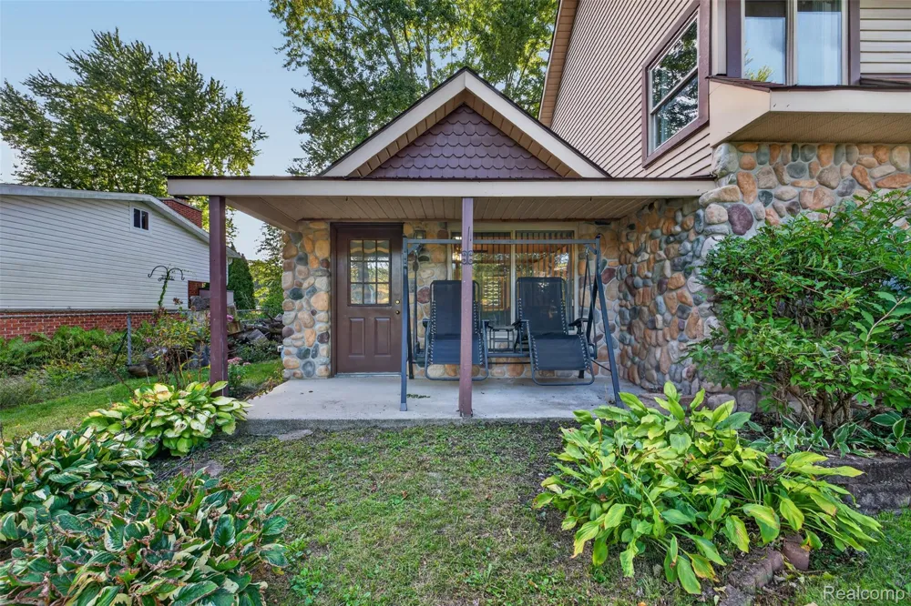 1155 Dolane Boulevard White Lake Charter Township, MI 48383