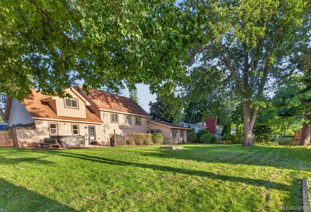 1155 Dolane Boulevard White Lake Charter Township, MI 48383