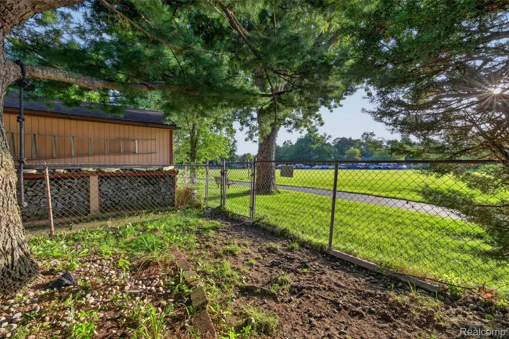 1155 Dolane Boulevard White Lake Charter Township, MI 48383