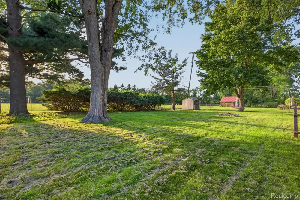 1155 Dolane Boulevard White Lake Charter Township, MI 48383