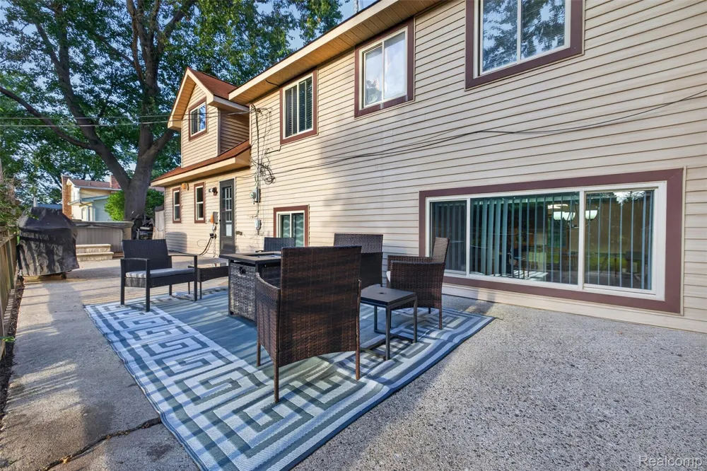 1155 Dolane Boulevard White Lake Charter Township, MI 48383