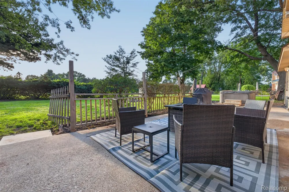 1155 Dolane Boulevard White Lake Charter Township, MI 48383