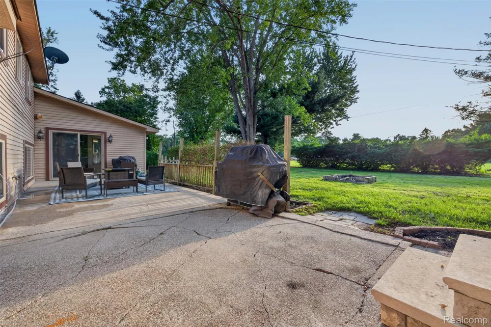 1155 Dolane Boulevard White Lake Charter Township, MI 48383