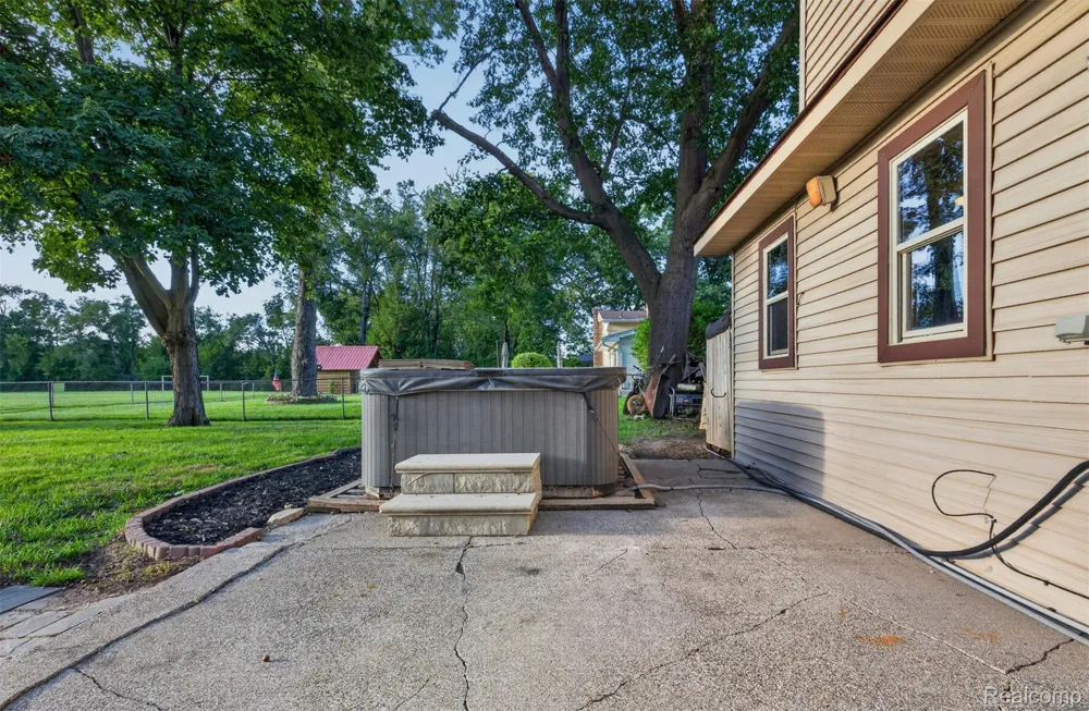 1155 Dolane Boulevard White Lake Charter Township, MI 48383