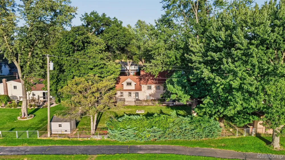 1155 Dolane Boulevard White Lake Charter Township, MI 48383
