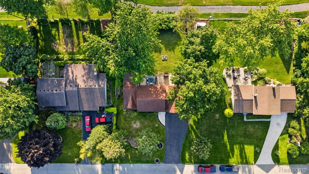 1155 Dolane Boulevard White Lake Charter Township, MI 48383