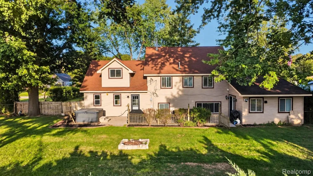 1155 Dolane Boulevard White Lake Charter Township, MI 48383
