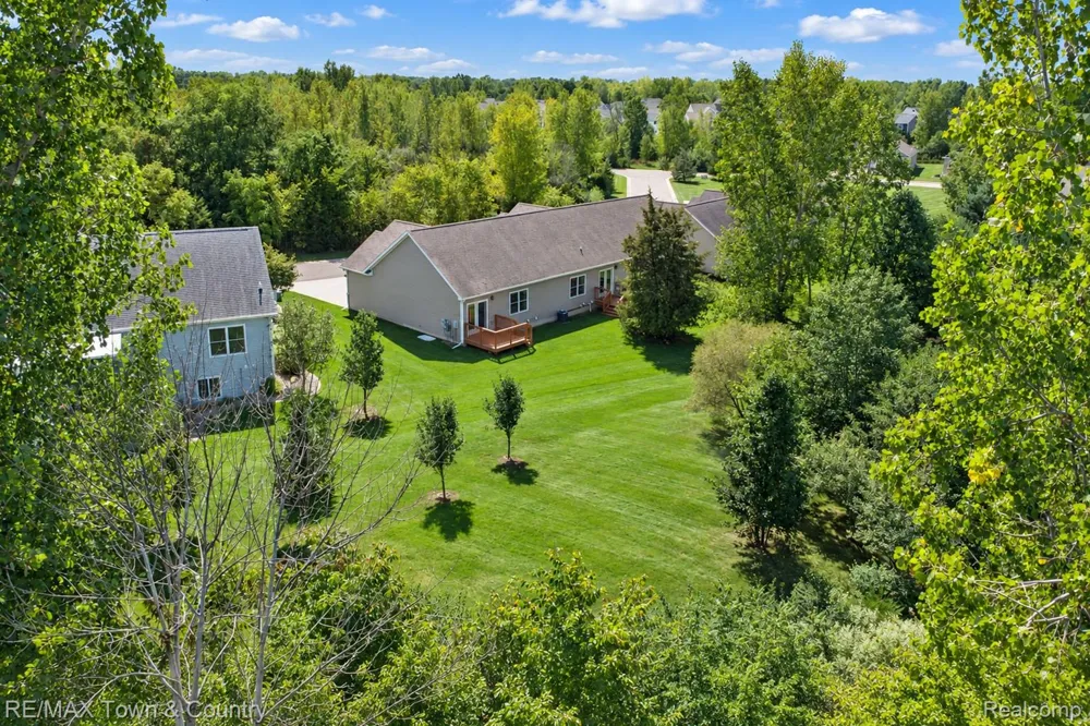 7070 Cambridge Drive #12 Flushing Charter Township, MI 48433