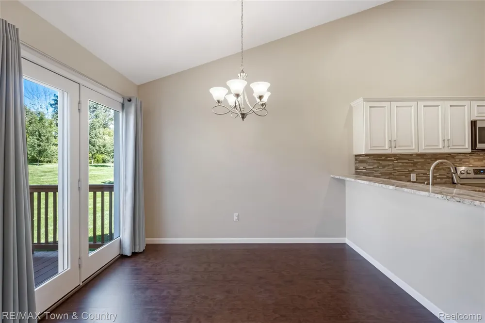 7070 Cambridge Drive #12 Flushing Charter Township, MI 48433