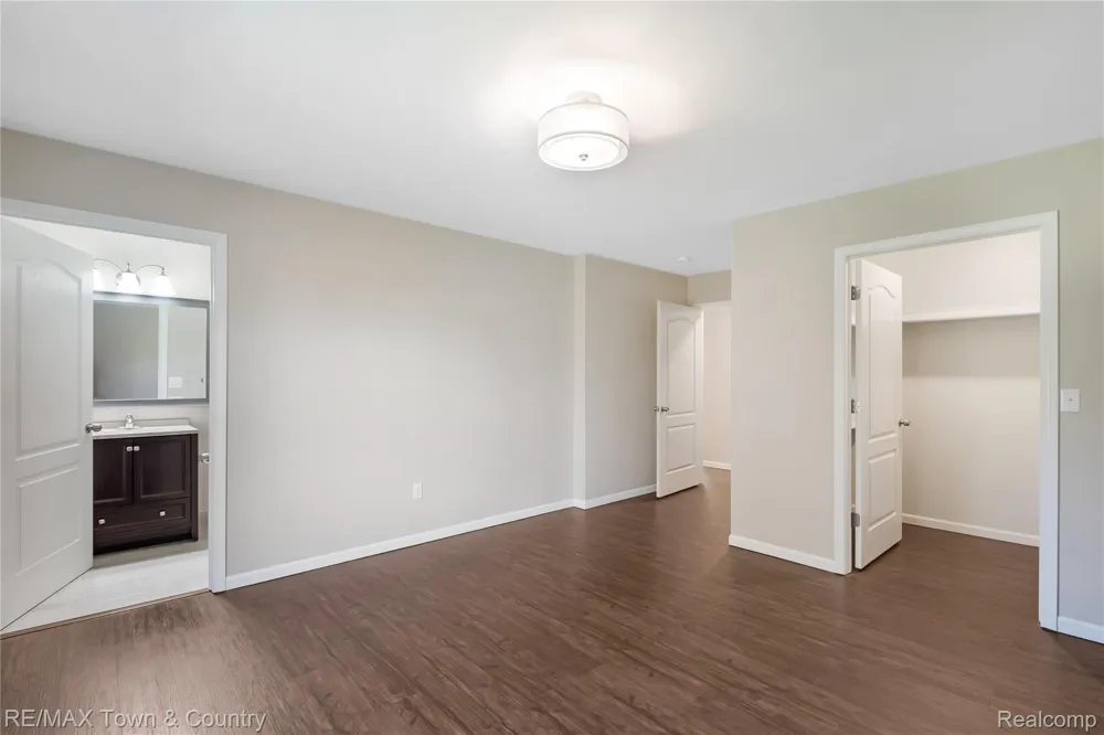 7070 Cambridge Drive #12 Flushing Charter Township, MI 48433