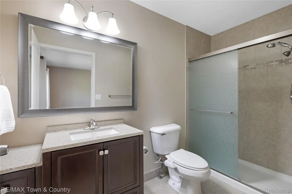 7070 Cambridge Drive #12 Flushing Charter Township, MI 48433