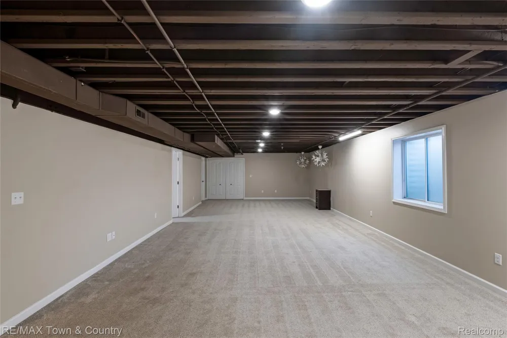 7070 Cambridge Drive #12 Flushing Charter Township, MI 48433