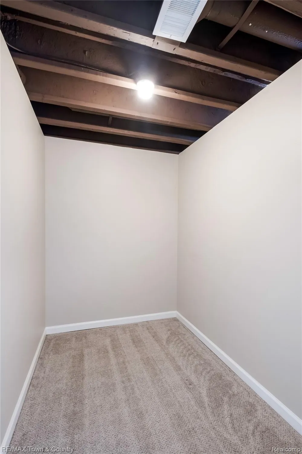 7070 Cambridge Drive #12 Flushing Charter Township, MI 48433