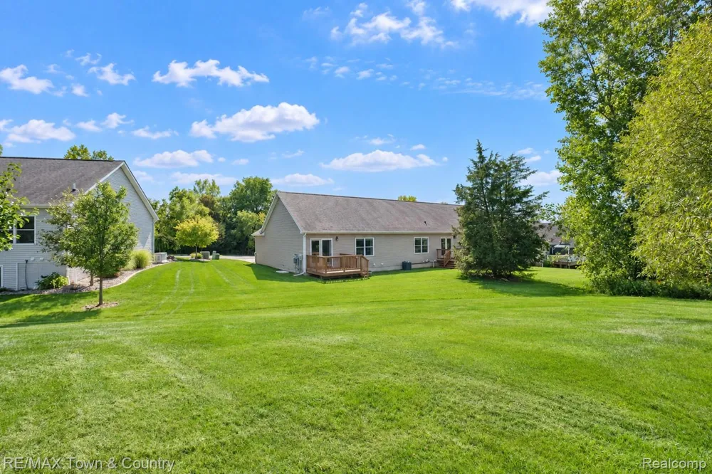 7070 Cambridge Drive #12 Flushing Charter Township, MI 48433