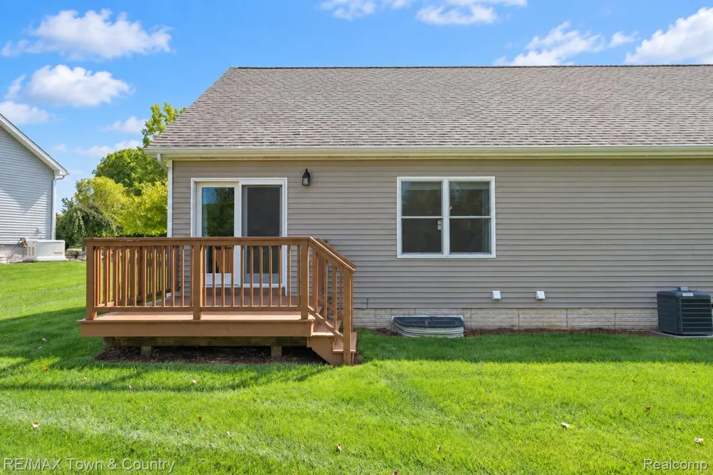7070 Cambridge Drive #12 Flushing Charter Township, MI 48433