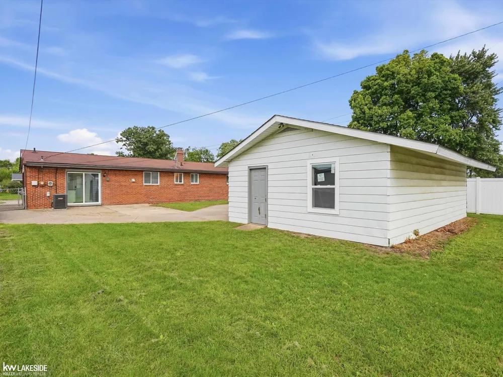 43016 Penny Drive Sterling Heights City, MI 48314