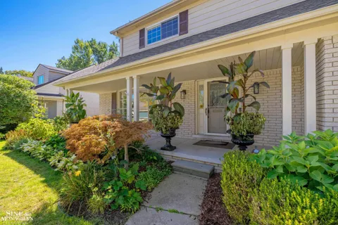 525 Saddle Lane