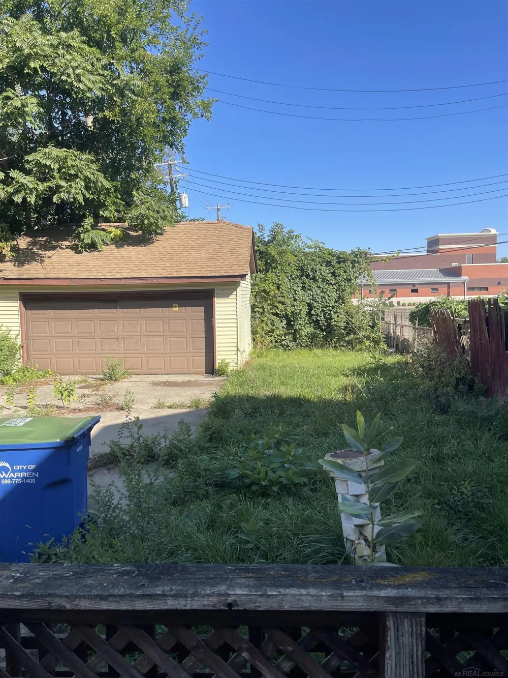 7599 Paige Avenue Warren City, MI 48091