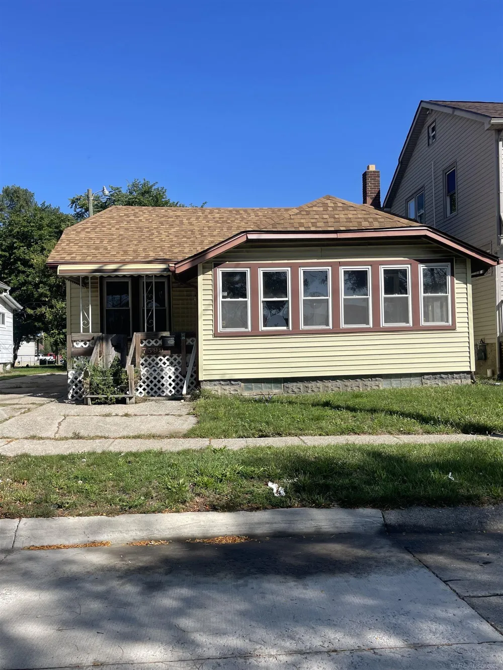 7599 Paige Avenue Warren City, MI 48091