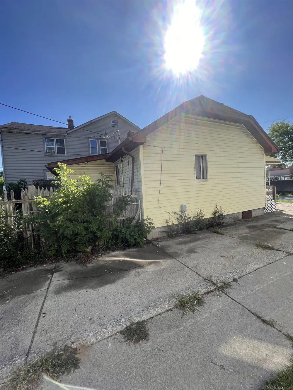 7599 Paige Avenue Warren City, MI 48091