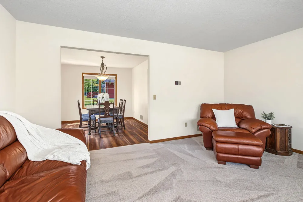 16205 Logarto Lane Lakeville, MN 55044