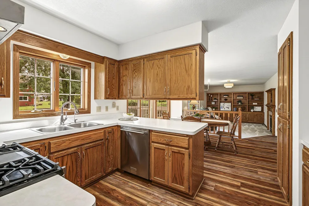 16205 Logarto Lane Lakeville, MN 55044