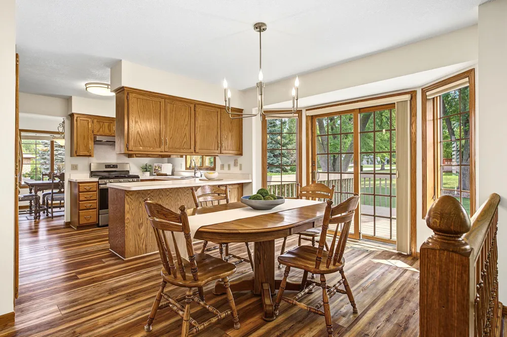 16205 Logarto Lane Lakeville, MN 55044