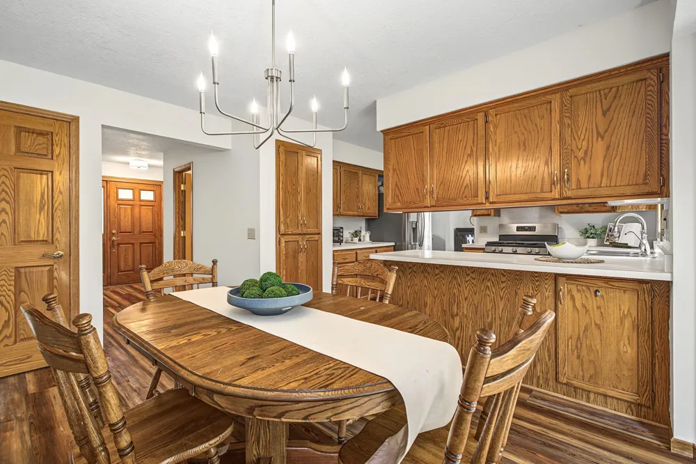 16205 Logarto Lane Lakeville, MN 55044