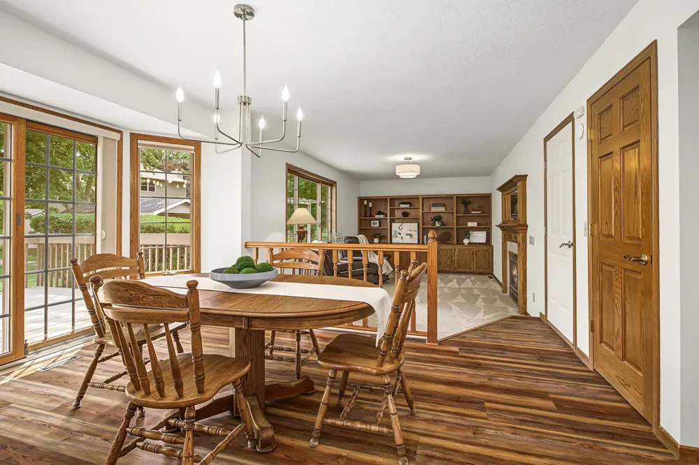 16205 Logarto Lane Lakeville, MN 55044