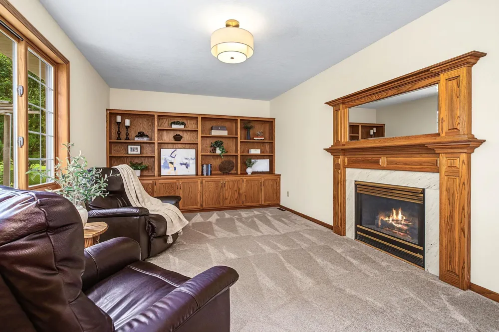 16205 Logarto Lane Lakeville, MN 55044