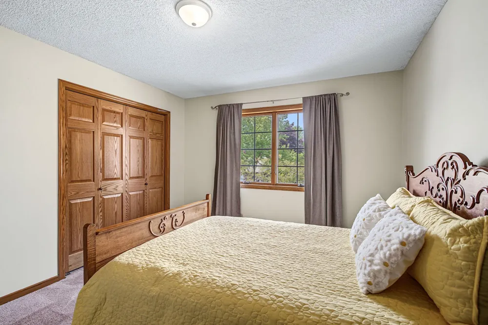 16205 Logarto Lane Lakeville, MN 55044