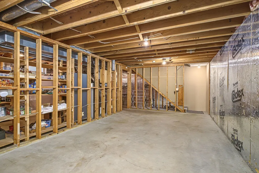 16205 Logarto Lane Lakeville, MN 55044
