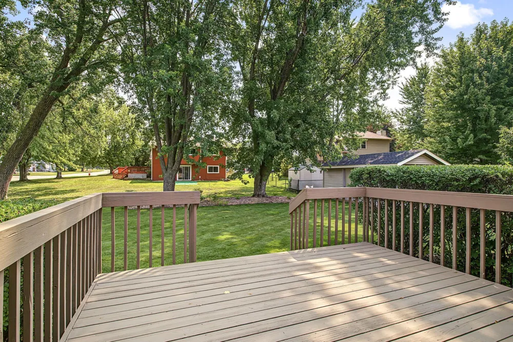 16205 Logarto Lane Lakeville, MN 55044
