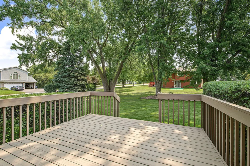 16205 Logarto Lane Lakeville, MN 55044