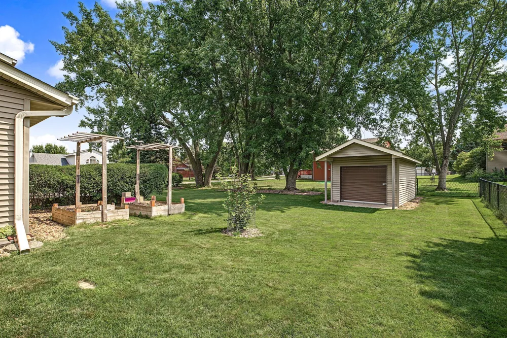 16205 Logarto Lane Lakeville, MN 55044