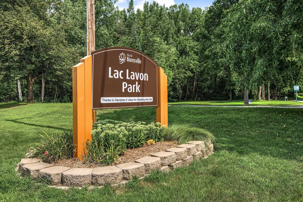 16205 Logarto Lane Lakeville, MN 55044