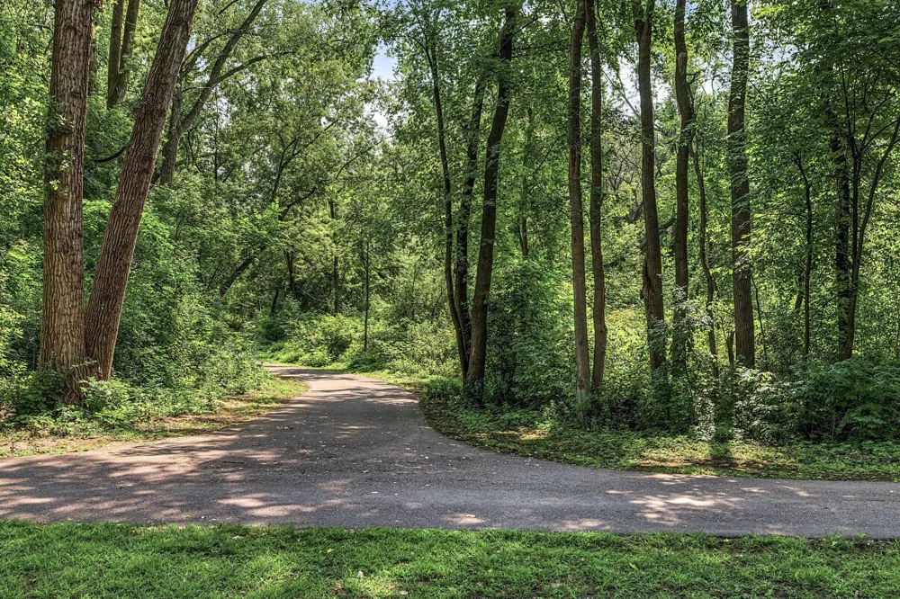 16205 Logarto Lane Lakeville, MN 55044