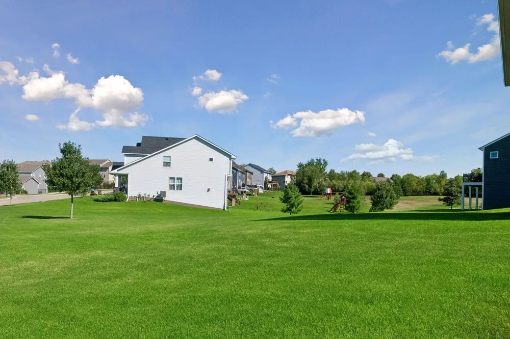 1590 Hackamore Drive Victoria, MN 55386