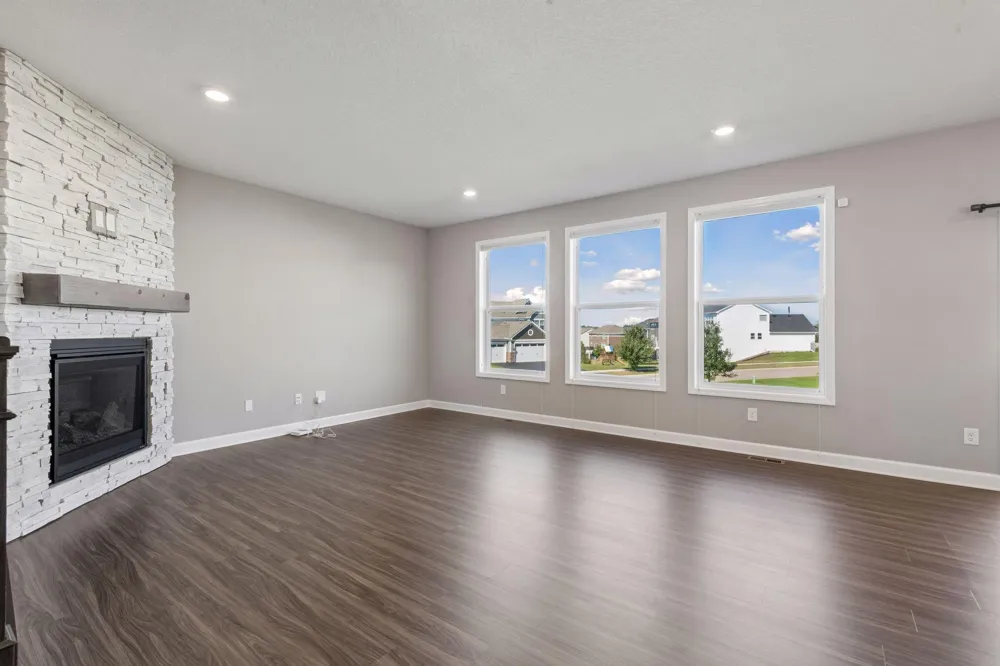 1590 Hackamore Drive Victoria, MN 55386