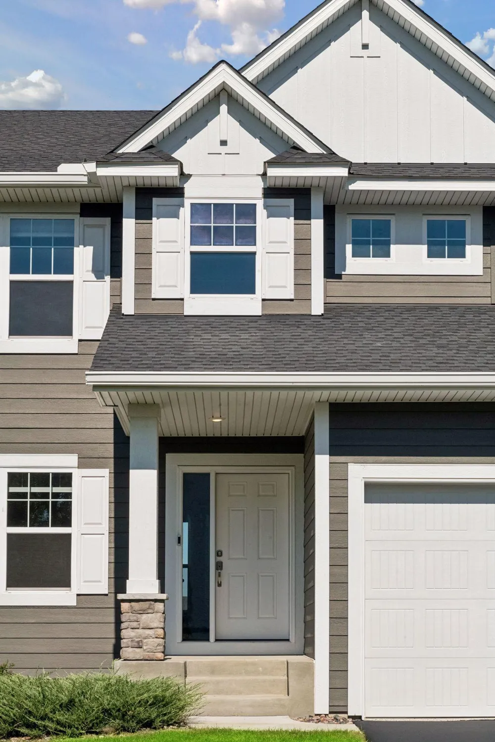 1590 Hackamore Drive Victoria, MN 55386