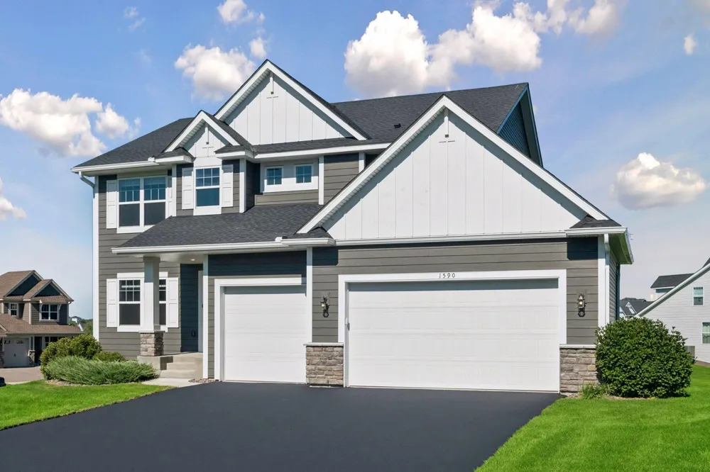 1590 Hackamore Drive Victoria, MN 55386