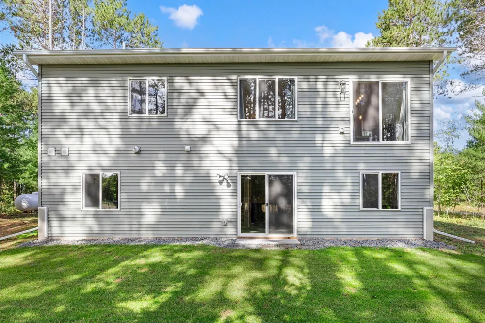 3166 317th Court NW Cambridge, MN 55008