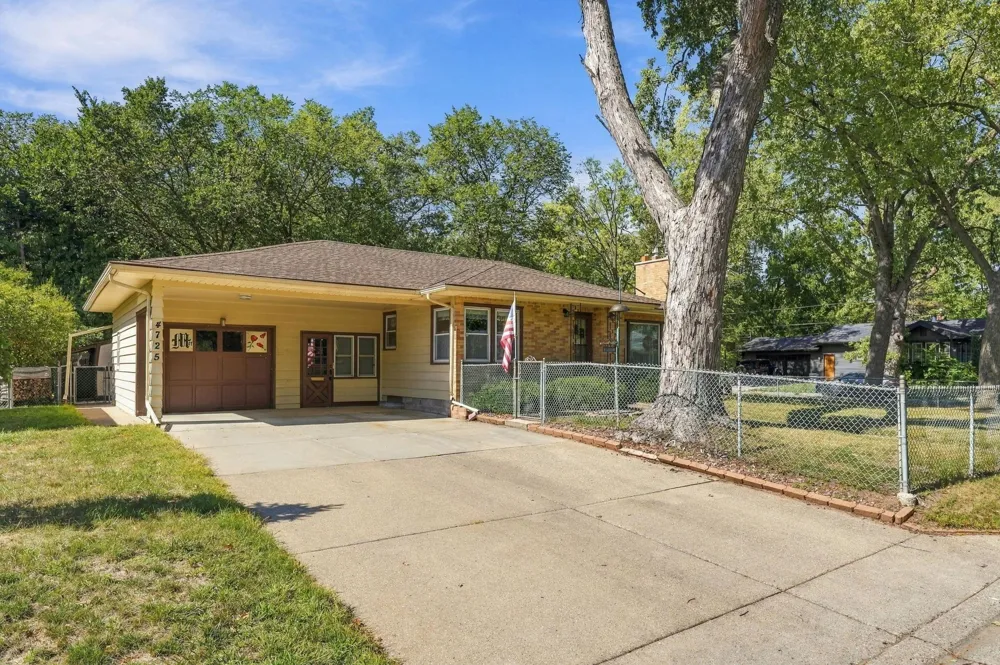 4725 Krech Avenue White Bear Lake, MN 55110