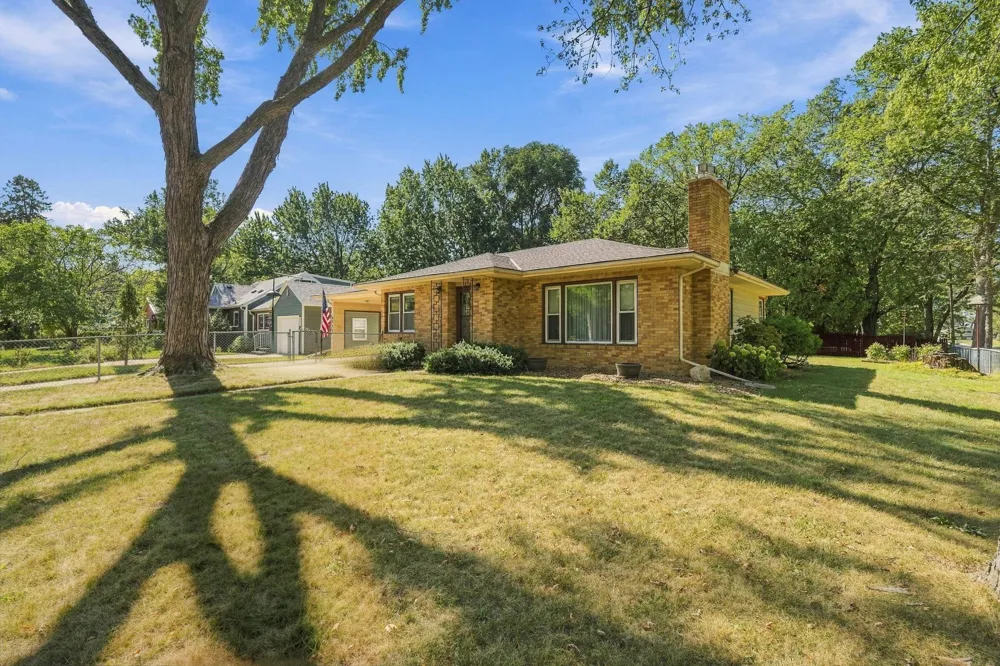 4725 Krech Avenue White Bear Lake, MN 55110